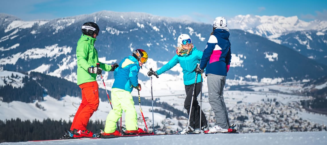 Skifahren i der Skifreizeit (c) TVB Altenmarkt Zauchensee