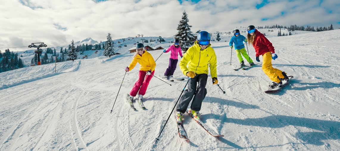 Skifahren in der Gruppe (c) TVB Flachau