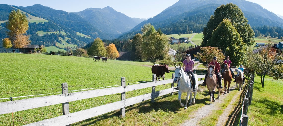 Reiten in der Gruppe (c) TVB Altenmarkt-Zauchensee