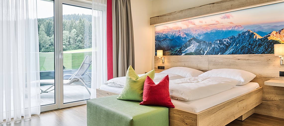 Moderne Zimmer mit Balkon