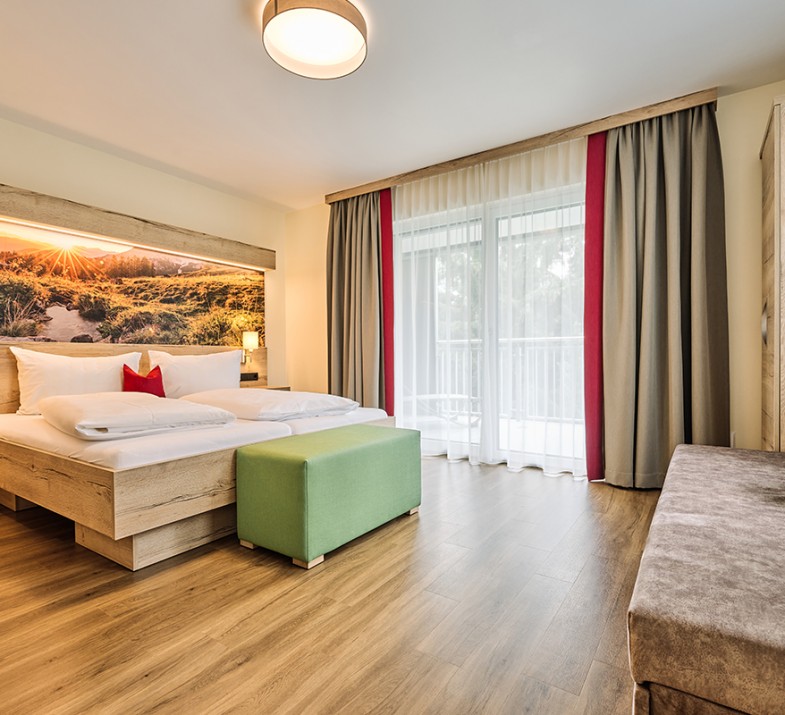 Doppel-/Zweibettzimmer mit Balkon im Neubau