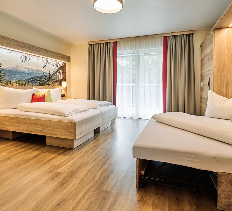 Familienzimmer mit Balkon im Neubau